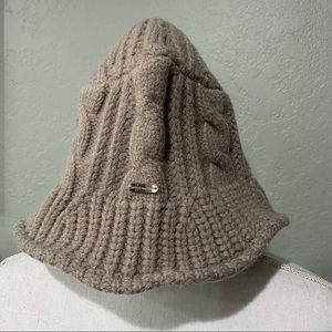 Steve Madden Women's Grey Cable Knit Bucket Hat W/Moldable Brim